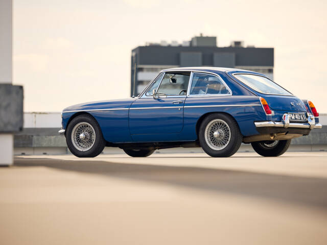MG MGC GT
