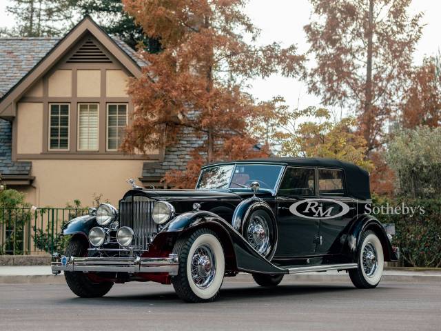 Image 1/21 of Packard Twelve (1933)