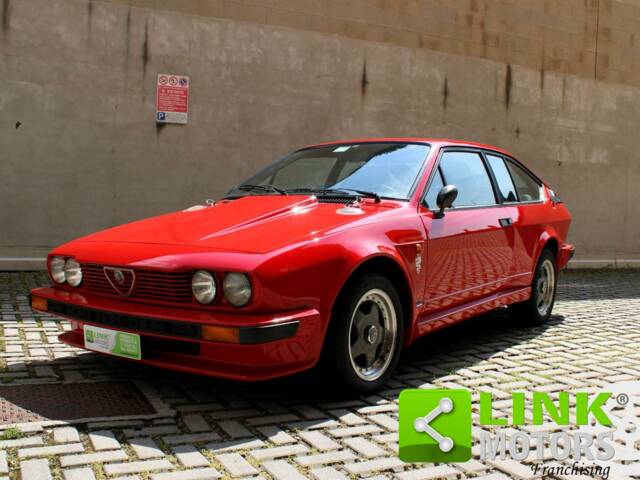 Afbeelding 1/10 van Alfa Romeo GTV 2.0 (1983)