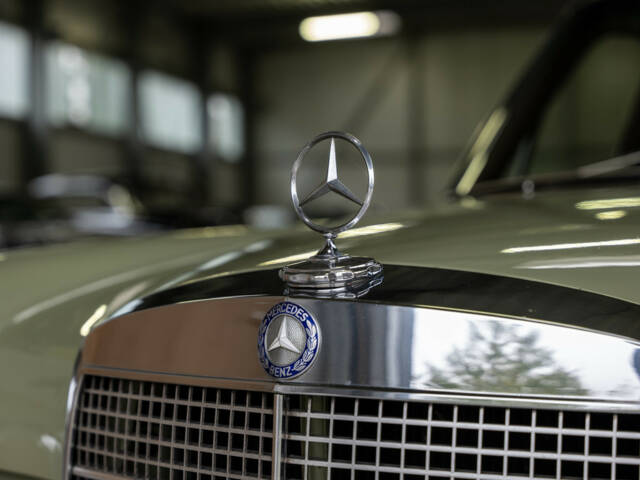 Mercedes-Benz 250 S