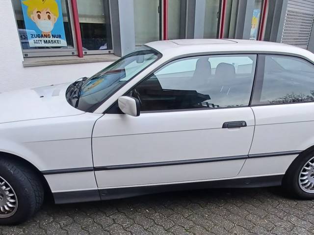 Image 1/6 of BMW 325i (1992)