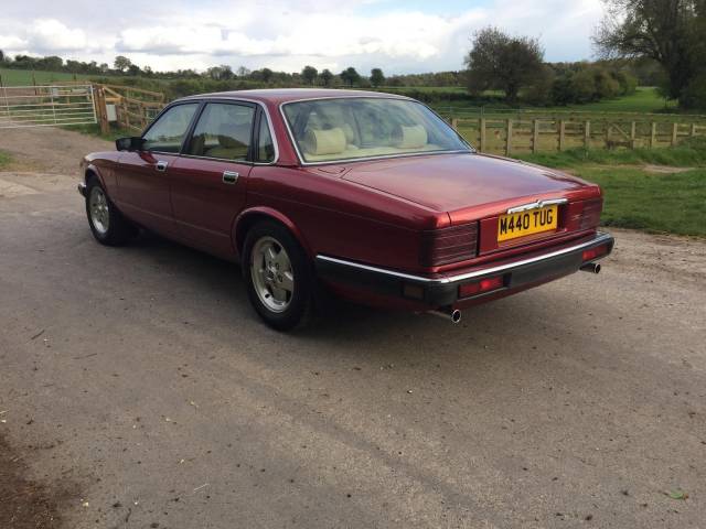 Jaguar XJ 40 3.2
