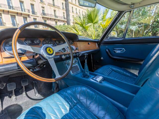 Ferrari 330 GT 2+2