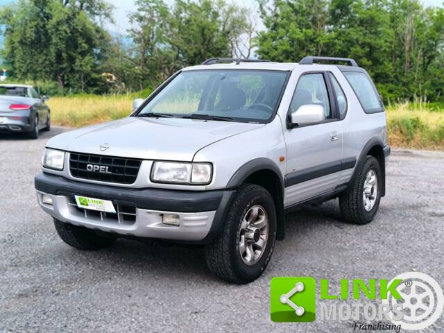Image 1/10 of Opel Frontera 2.2i (2000)