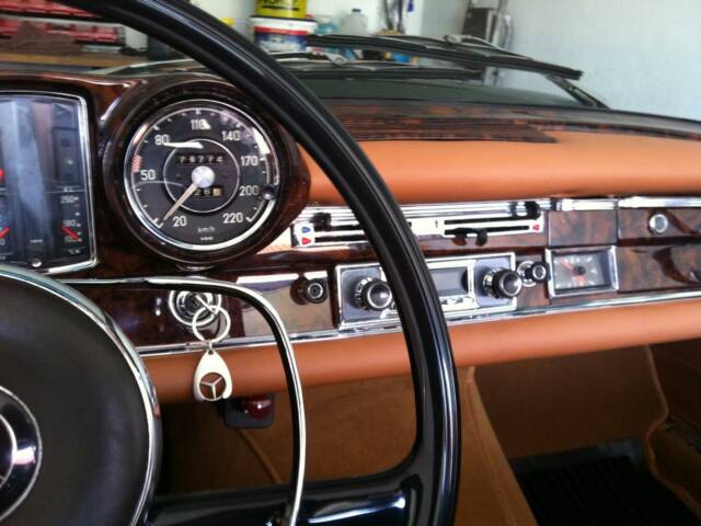 Mercedes-Benz 250 SE