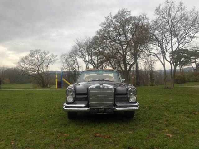 Mercedes-Benz 280 SE