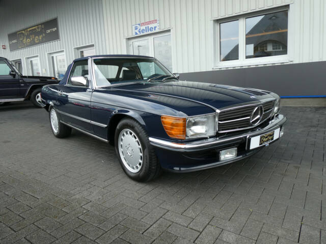 Image 1/26 of Mercedes-Benz 500 SL (1988)