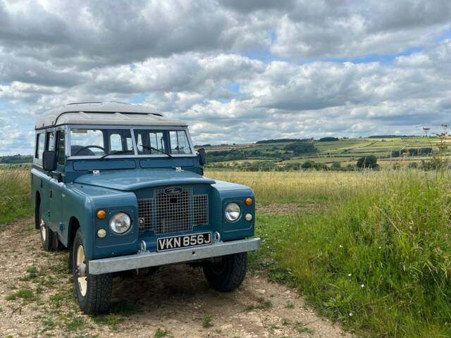 Image 1/18 of Land Rover 109 (1970)