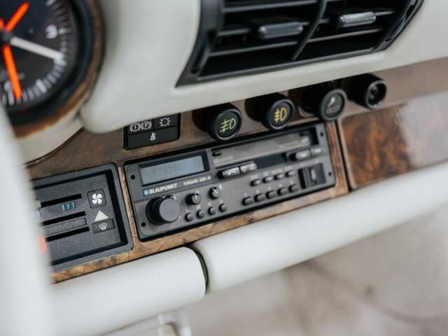 Porsche 911 Carrera 3.2 "25 years 911"