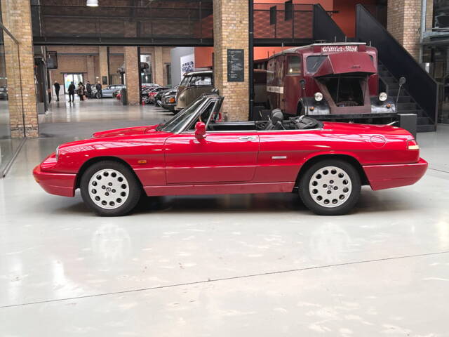 Imagen 1/27 de Alfa Romeo 2.0 Spider (1992)