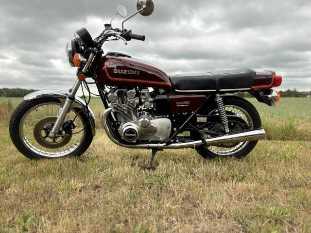 Suzuki GS 750