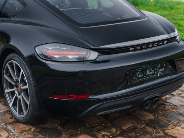 Porsche 718 Cayman T