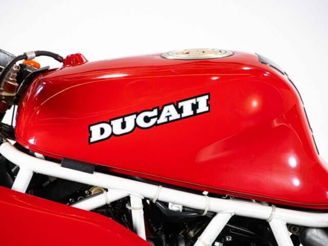 Ducati 900 SS