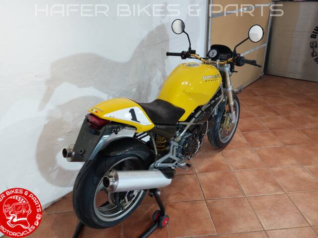 Ducati Monster 900