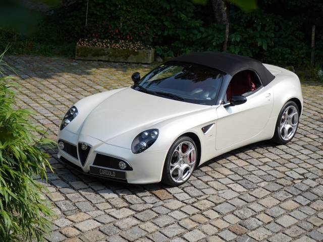 Afbeelding 1/18 van Alfa Romeo 8C Spider (2010)