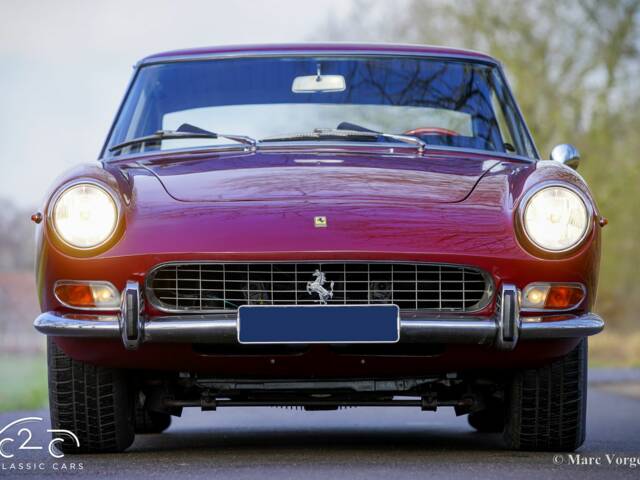 Ferrari 330 GT 2+2