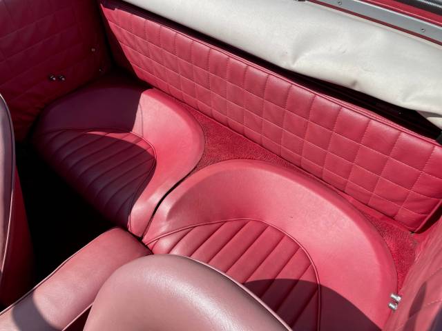 Austin-Healey 3000 Mk III (BJ8)