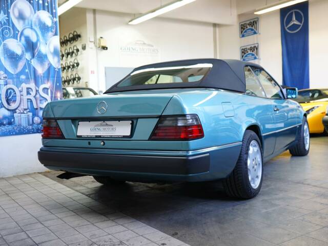 Mercedes-Benz 300 CE-24