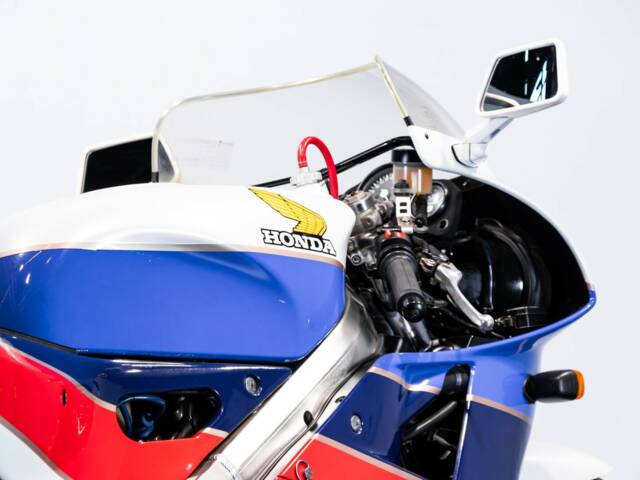 Honda VFR 750R RC 30