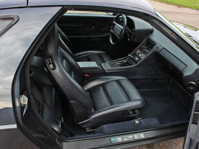 Porsche 928 S4
