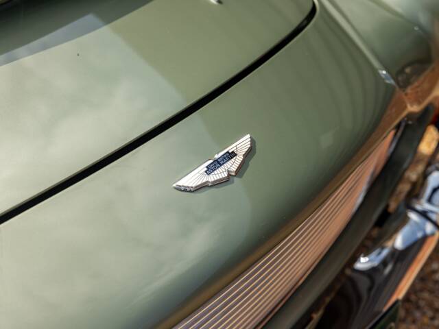 Aston Martin DB 4