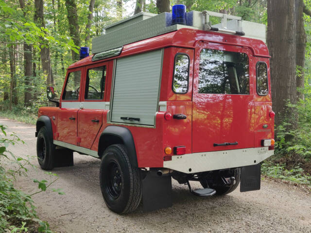 Land Rover Defender 110