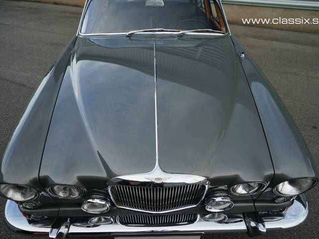 Jaguar Mk X 3.8