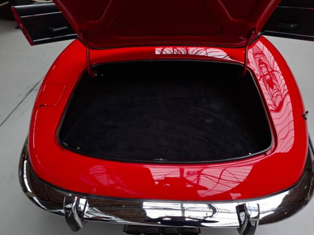 Jaguar E-Type V12
