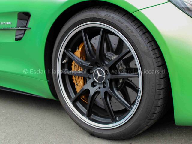 Mercedes-AMG GT-R