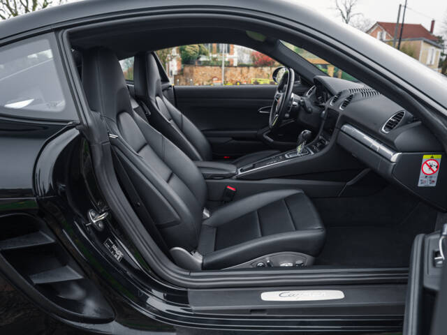 Porsche 718 Cayman T
