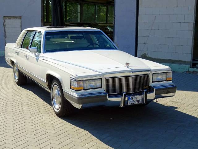 Image 1/15 of Cadillac Brougham Elegance (1992)