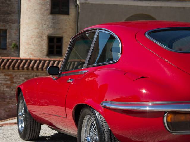 Jaguar E-Type V12 (2+2)