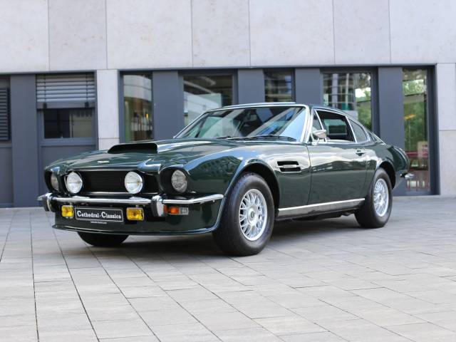 Image 1/54 of Aston Martin V8 (1973)