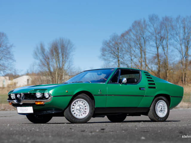 Alfa Romeo Montreal