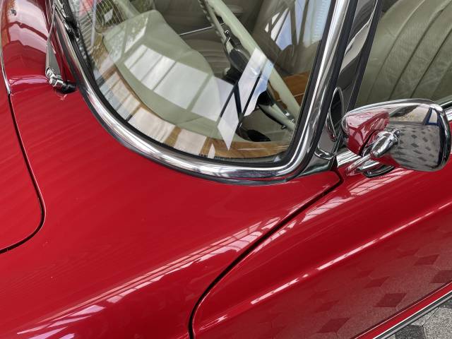 Mercedes-Benz 230 SL