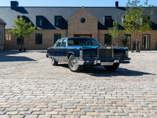 Image 1/20 of Lincoln Town Car (1977)