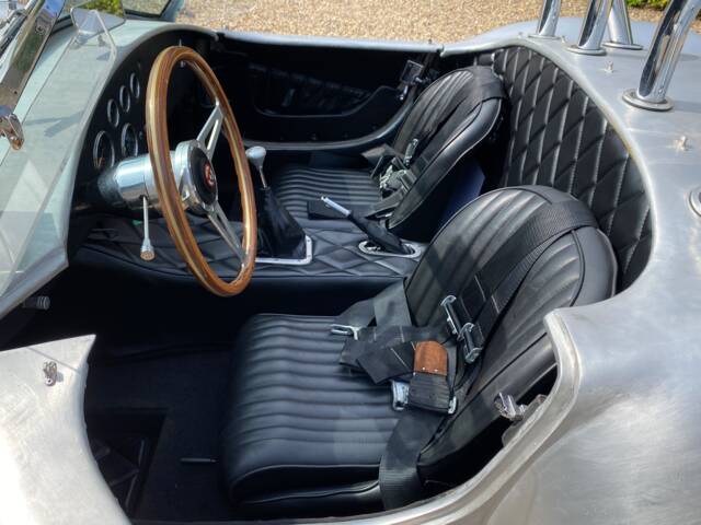 AC Cobra 427
