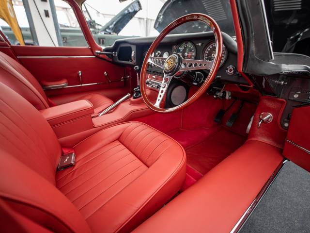 Jaguar E-Type 4.2