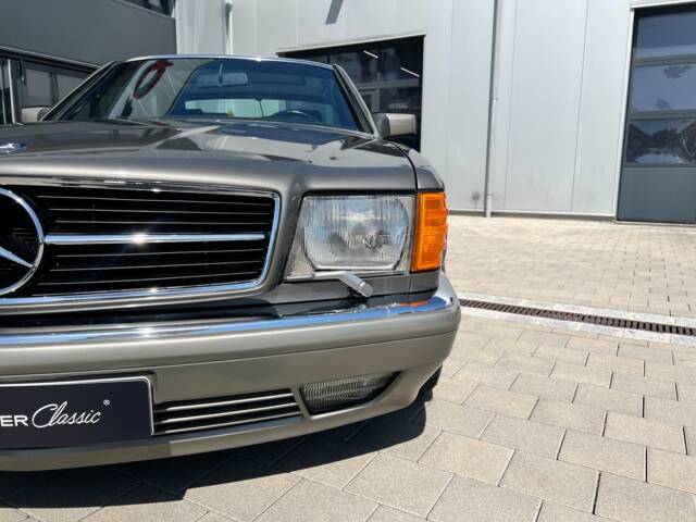 Mercedes-Benz 560 SEC