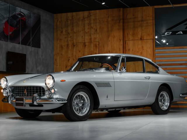 Ferrari 250 GT 2+2