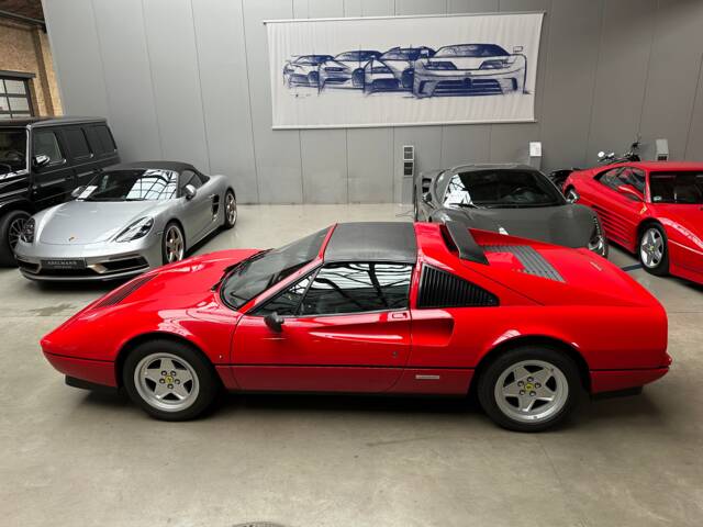 Immagine 1/22 di Ferrari 328 GTS (1987)