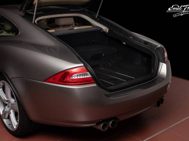 Jaguar XKR
