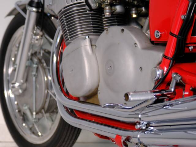 MV Agusta 750 Sport
