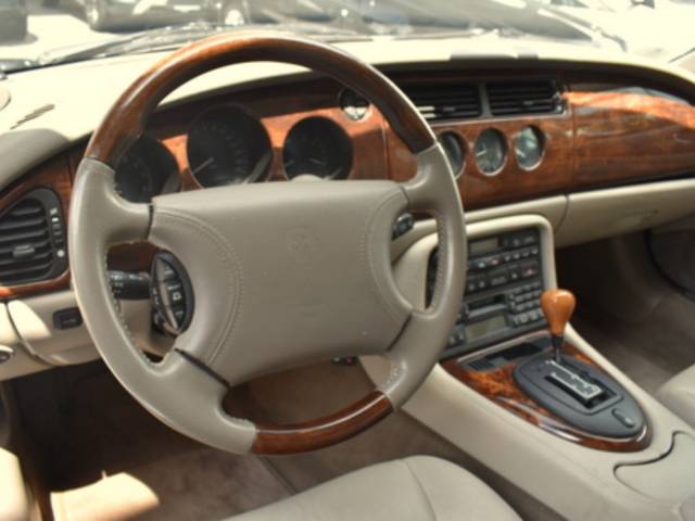 Jaguar XK8 4.0