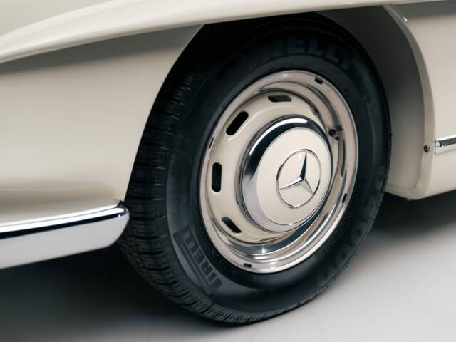 Mercedes-Benz 300 SL Roadster