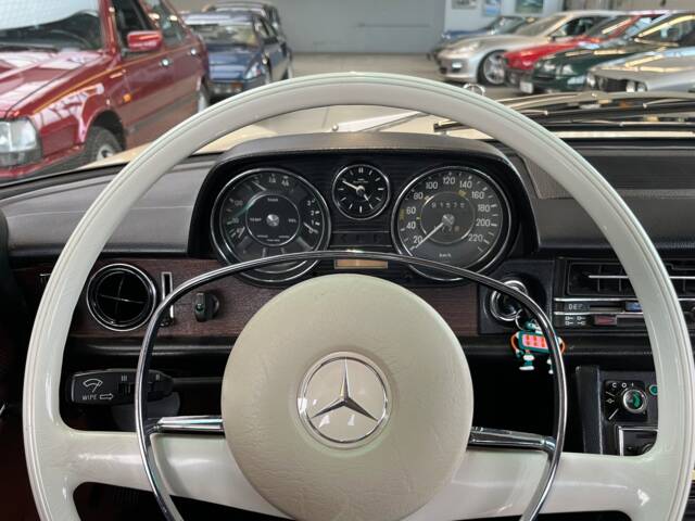 Mercedes-Benz 280 CE