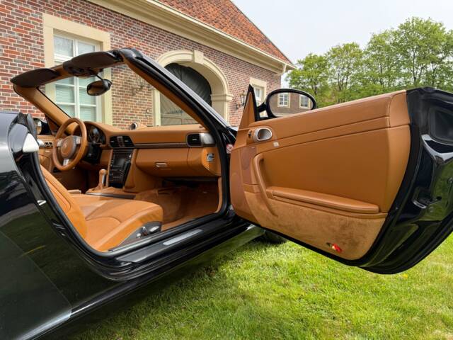 Porsche 911 Carrera