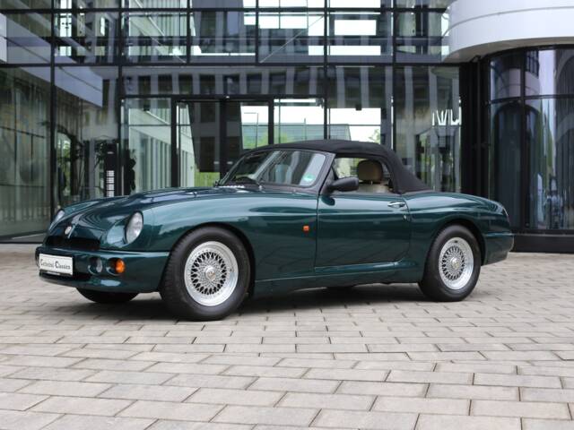 MG RV8