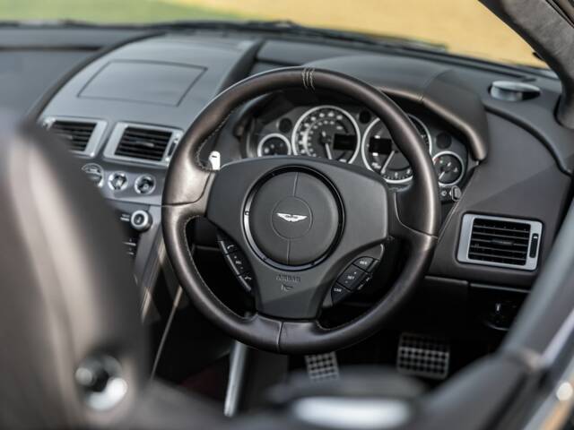 Aston Martin DBS Volante