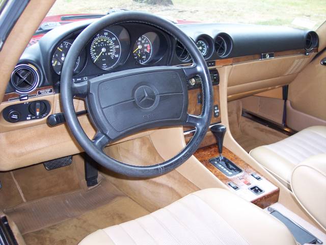Mercedes-Benz 560 SL